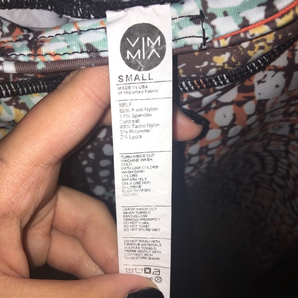 Colourful patterned athletic capris - Picture 2 of 3